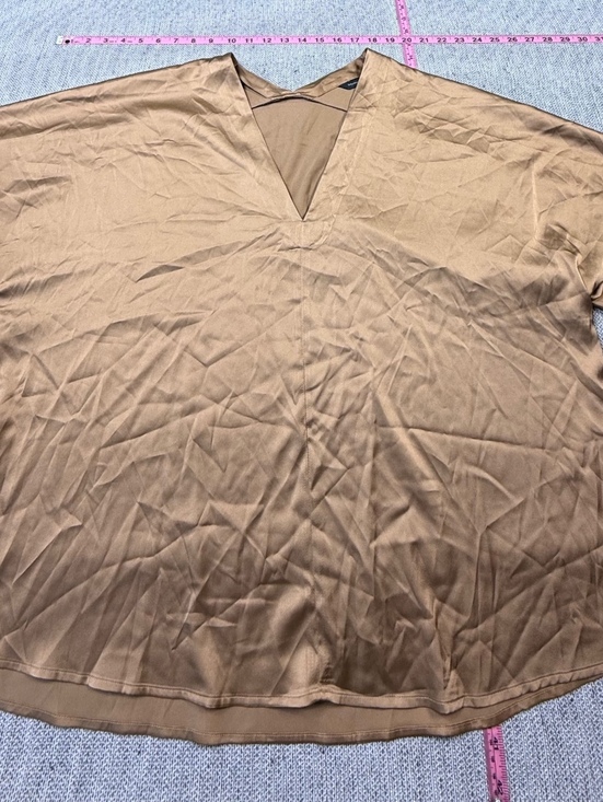 Banana Republic Tops - Banana Republic XL Brown V-Neck Top